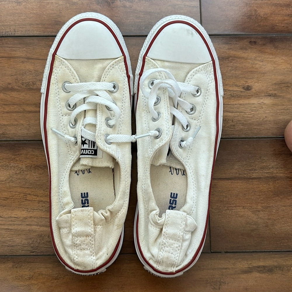 Size 9 White womens converse with stretch back.